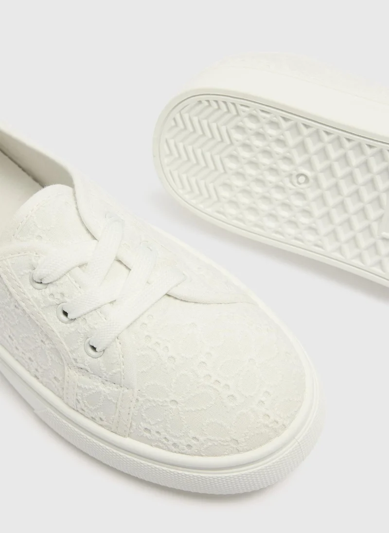 ماتلان White Broderie Slip On Trainers